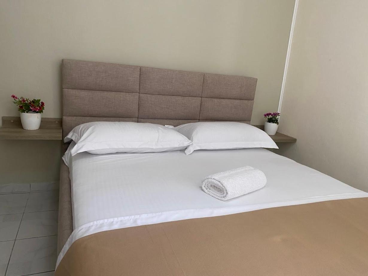 Apartment Geranium Ksamil
